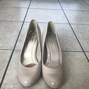 Beige pumps